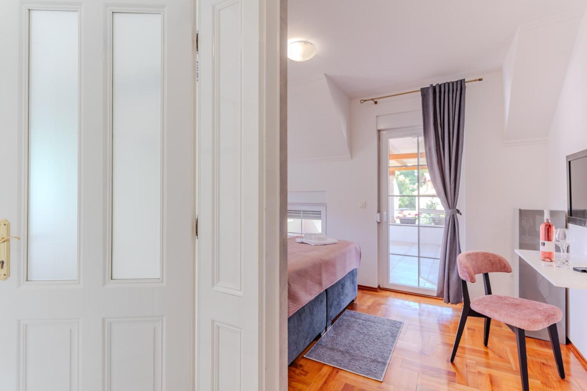 Vila Rosa Vukovar Extérieur photo